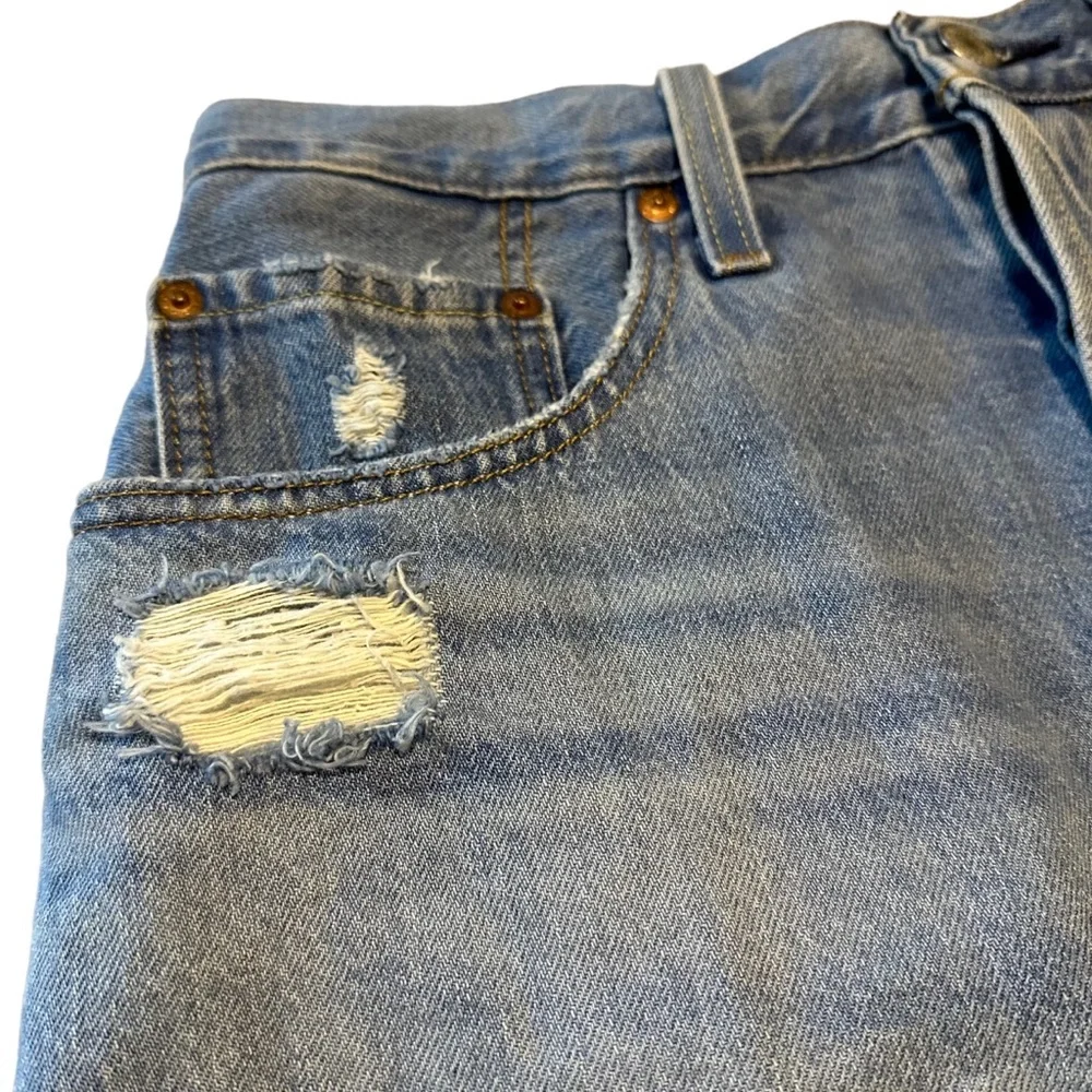 NEW Levi’s 501 High Rise Distressed Denim Shorts Sz 30 - Picture 2 of 16